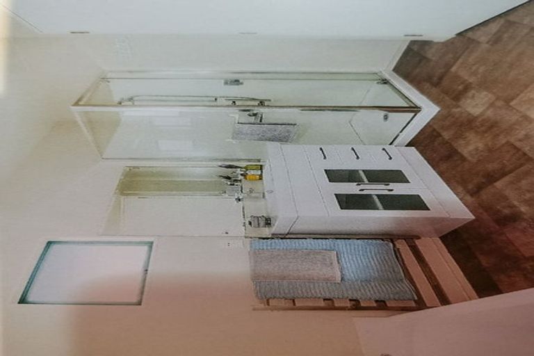 Photo of property in 2/25 Ludlow Terrace, Totara Vale, Auckland, 0627