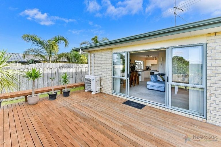 Photo of property in 4 Reremanu Place, Weymouth, Auckland, 2103