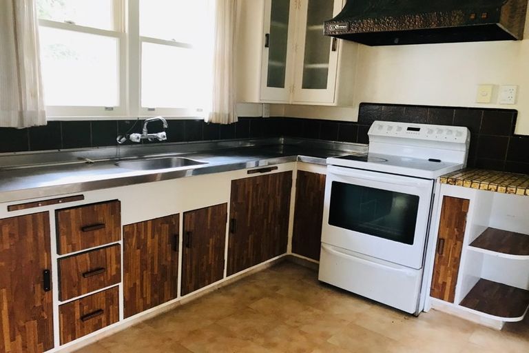 Photo of property in 57 Exmouth Road, Northcote, Auckland, 0627