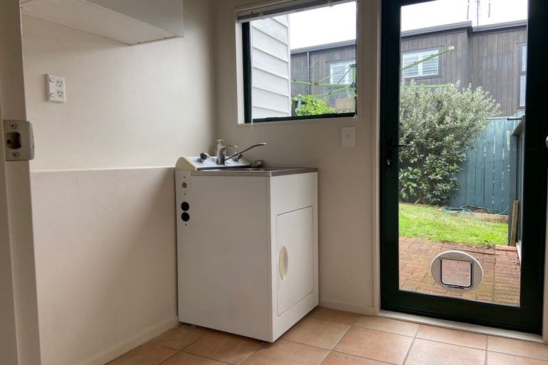 Photo of property in 1/17 Hart Road, Hauraki, Auckland, 0622