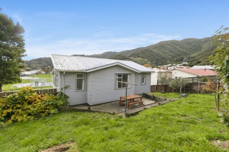 Photo of property in 30 Antrim Crescent, Wainuiomata, Lower Hutt, 5014