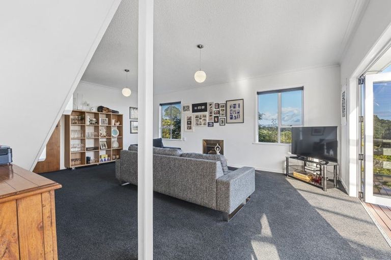 Photo of property in 49 Queens Road, Glen Avon, New Plymouth, 4312