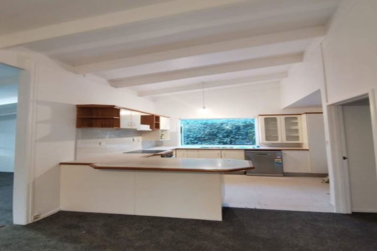 Photo of property in 35 Glennandrew Drive, Half Moon Bay, Auckland, 2012