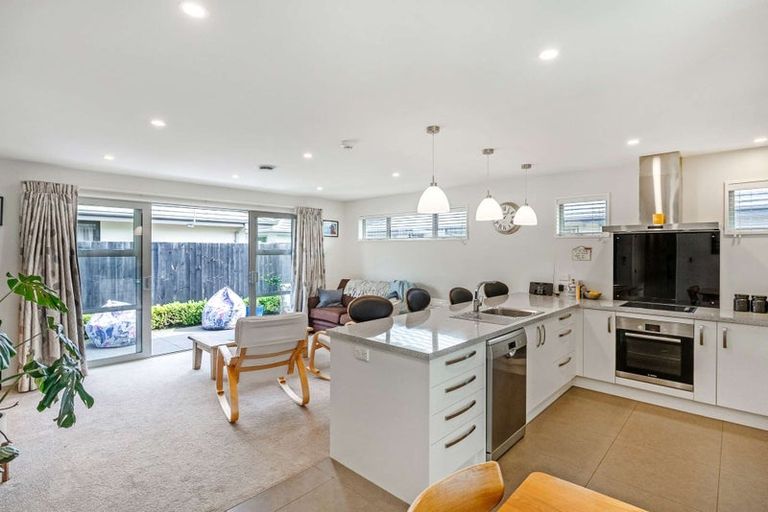 Photo of property in 9 Robalan Close, Halswell, Christchurch, 8025