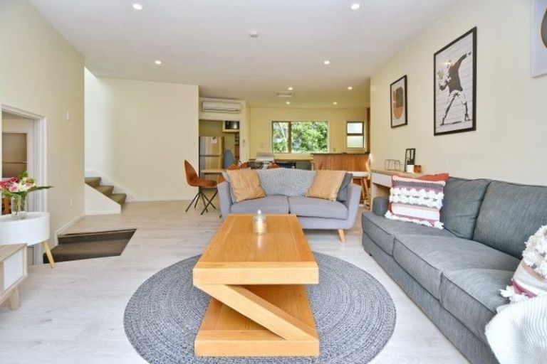 Photo of property in 6 Medbury Terrace, Fendalton, Christchurch, 8041