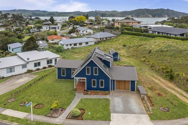 Photo of property in 3 Nikau Park, Raglan, 3225