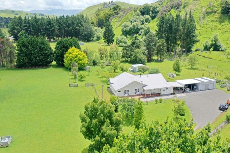 Photo of property in 709 Weber Road, Waitahora, Dannevirke, 4971