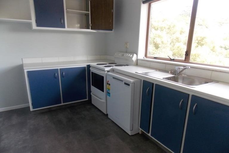 Photo of property in 1a Southern Cross Crescent, Island Bay, Wellington, 6023