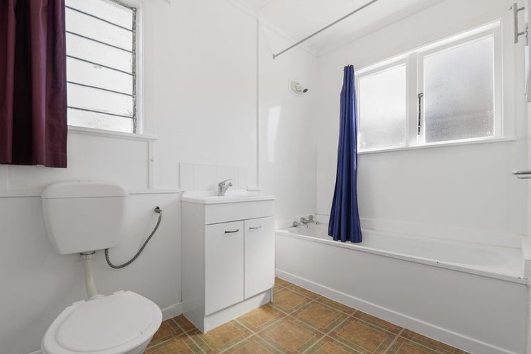 Photo of property in 7 Ross Road, Western Heights, Rotorua, 3015