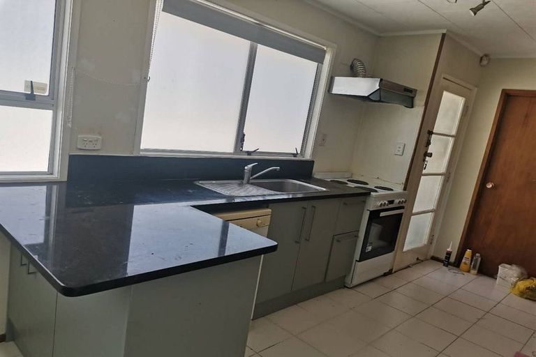 Photo of property in 74 Casuarina Road, Half Moon Bay, Auckland, 2012