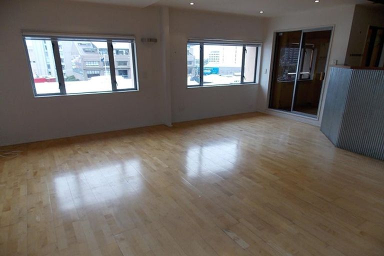 Photo of property in Vicino Apartments, 31/33 Taranaki Street, Te Aro, Wellington, 6011