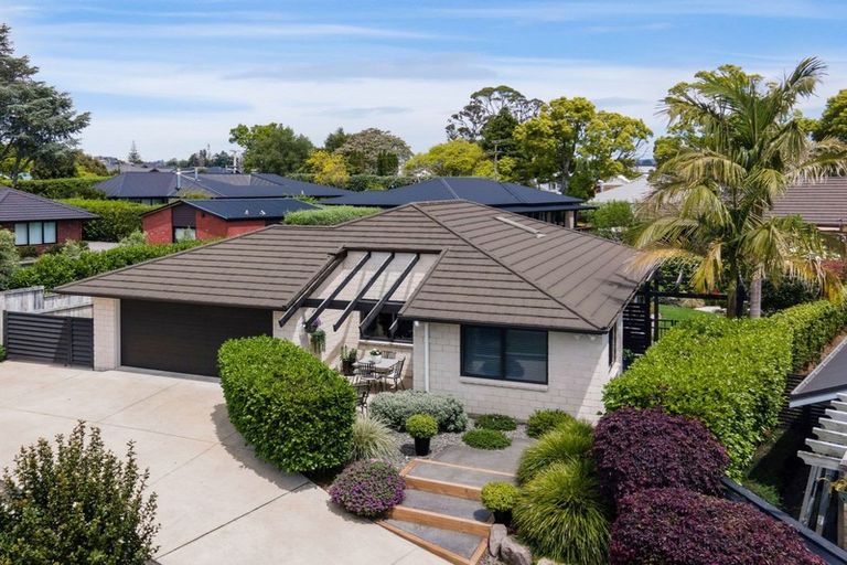 Photo of property in 10 Tranquil Grove, Omokoroa, 3114