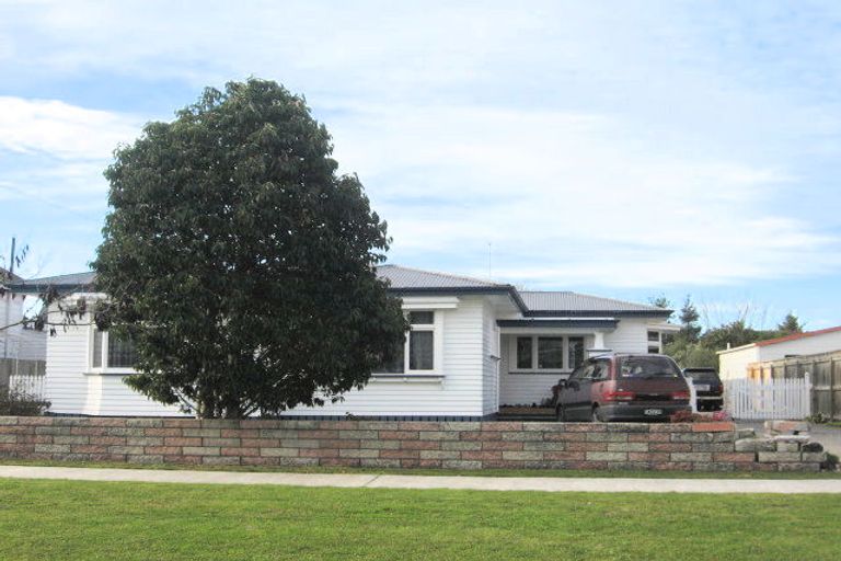 Photo of property in 702 Avenue Road East, Parkvale, Hastings, 4122
