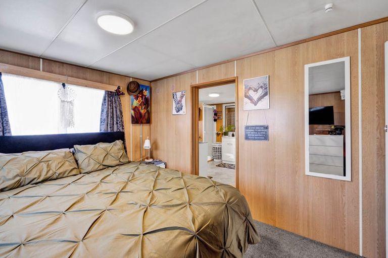 Photo of property in 13 Hickey Place, Opunake, 4616