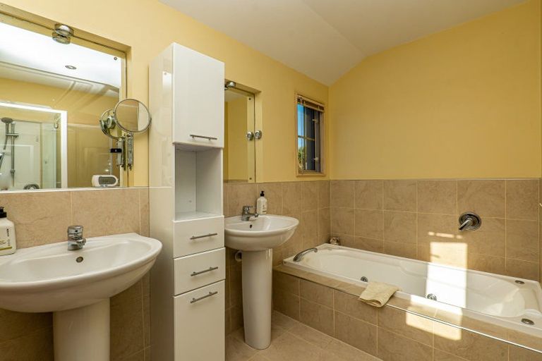 Photo of property in 12 Chateau Drive, Burnside, Christchurch, 8053