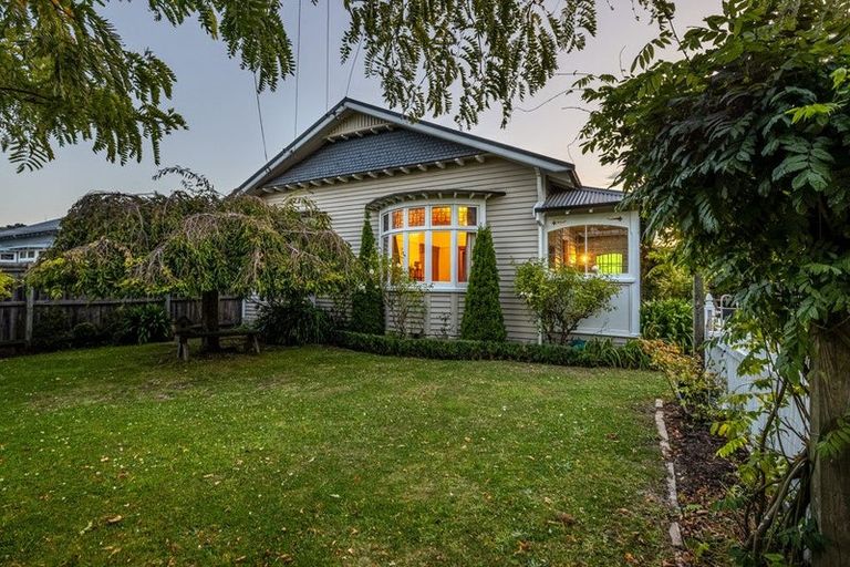 Photo of property in 18 Tainui Street, Somerfield, Christchurch, 8024