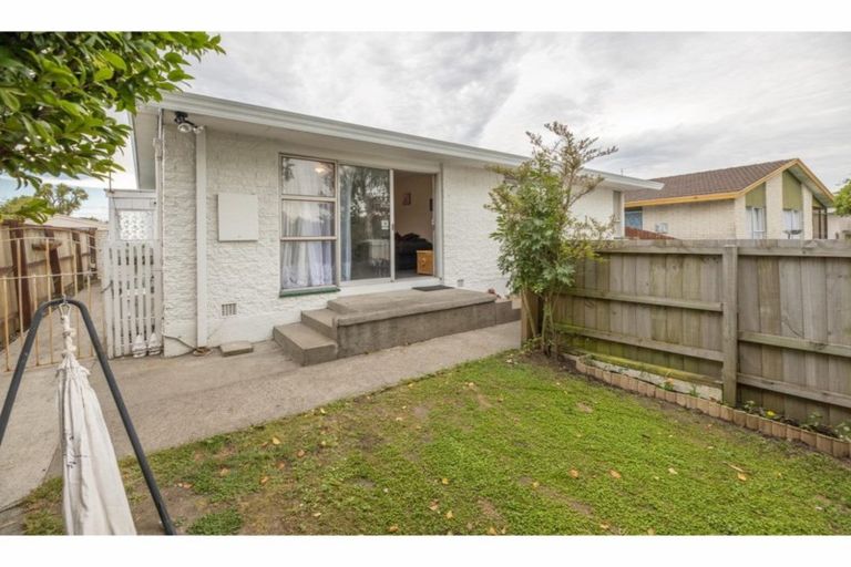 Photo of property in 1/41 Oldwood Street, Bishopdale, Christchurch, 8053