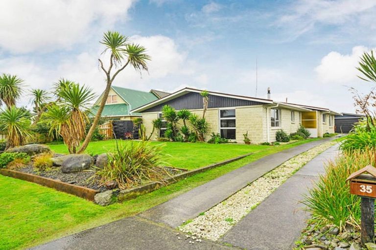 Photo of property in 35 Thomas Place, Foxton Beach, Foxton, 4815