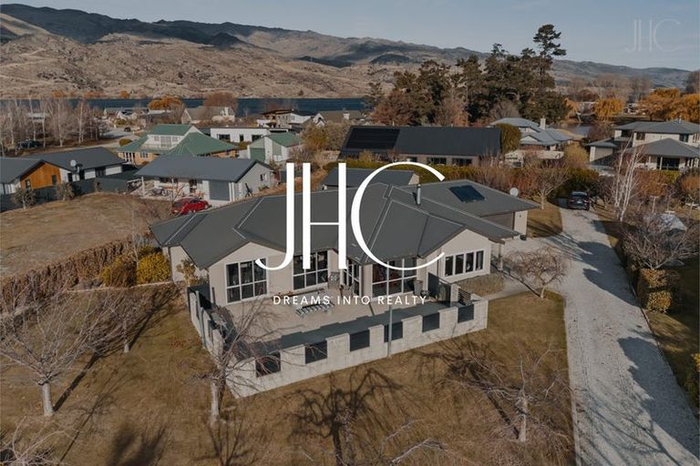 Photo of property in 18 Pisa Moorings Road, Mount Pisa, Cromwell, 9383