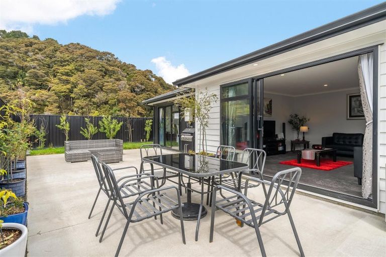 Photo of property in 12 Fenwick Crescent, Wallaceville, Upper Hutt, 5018