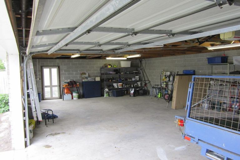 Photo of property in 6 Milnebank Street, Upper Riccarton, Christchurch, 8041