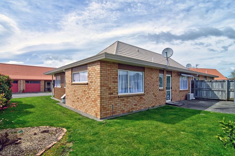Photo of property in Holdsworth Villas, 4/2 William Donald Drive, Solway, Masterton, 5810