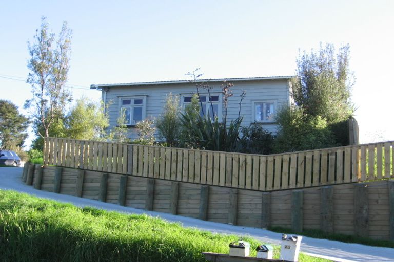 Photo of property in 23 Candia Road, Swanson, Auckland, 0614