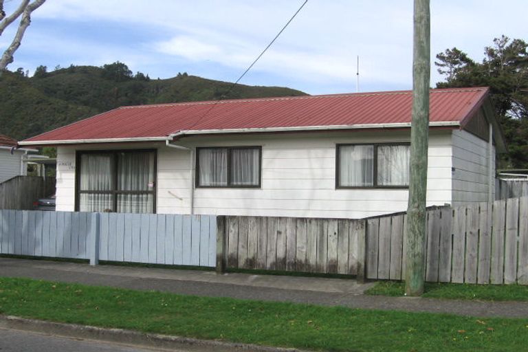 Photo of property in 1 Futter Grove, Taita, Lower Hutt, 5011