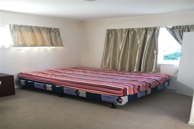 Photo of property in 114 Flanshaw Road, Te Atatu South, Auckland, 0610