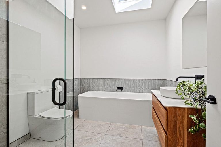 Photo of property in 18 Plough Street, Jacks Point, 9371