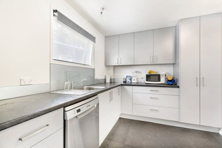 Photo of property in 21 Polandson Place, Opaheke, Papakura, 2113