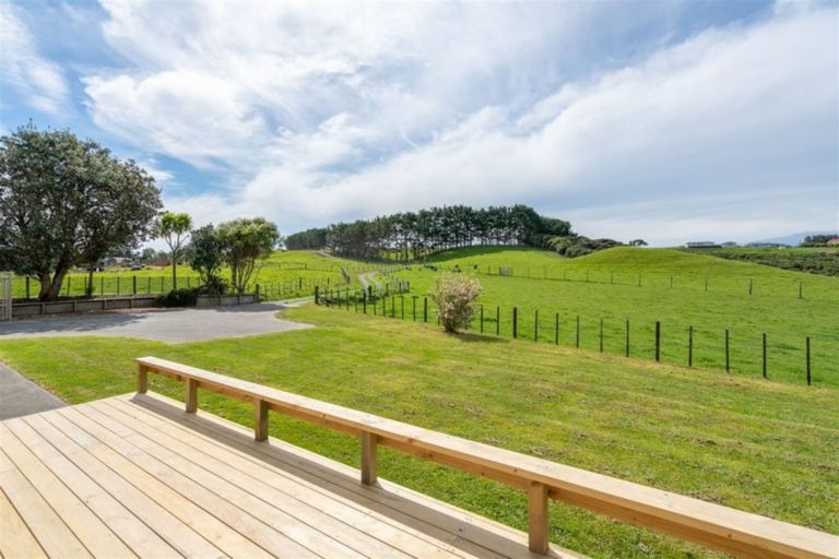Photo of property in 94 Oaia Road, Muriwai, Waimauku, 0881