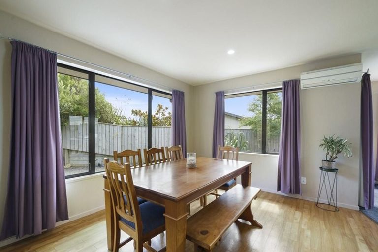 Photo of property in 22 Aotea Drive, Aotea, Porirua, 5024