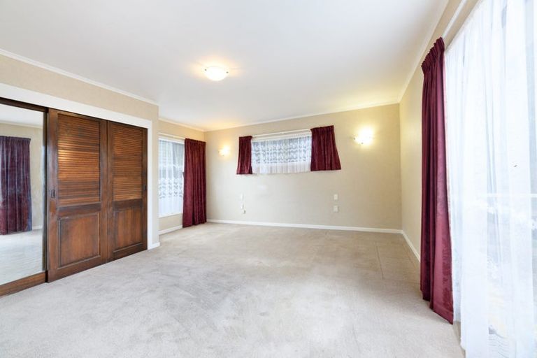 Photo of property in 56 Woodford Avenue, Henderson, Auckland, 0610