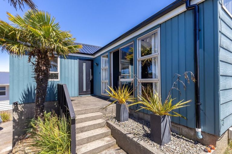 Photo of property in 3 Walton Road, Paraparaumu Beach, Paraparaumu, 5032