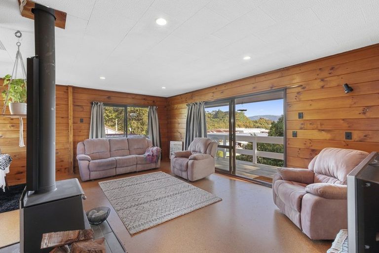 Photo of property in 18 Oaklands Grove, Clouston Park, Upper Hutt, 5018