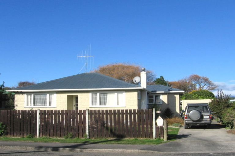 Photo of property in 18 Atmore Avenue, Otaki, 5512
