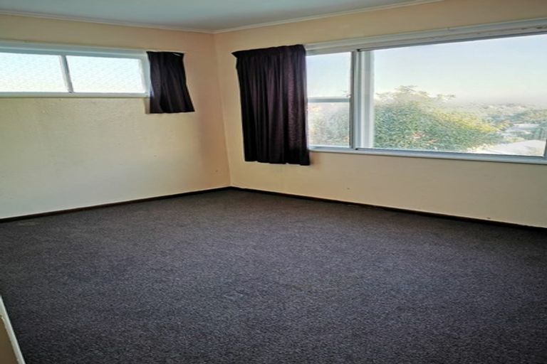 Photo of property in 56 Stewart Drive, Newlands, Wellington, 6037