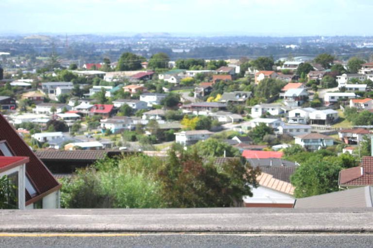 Photo of property in 2/109 Sunset Road, Totara Vale, Auckland, 0632