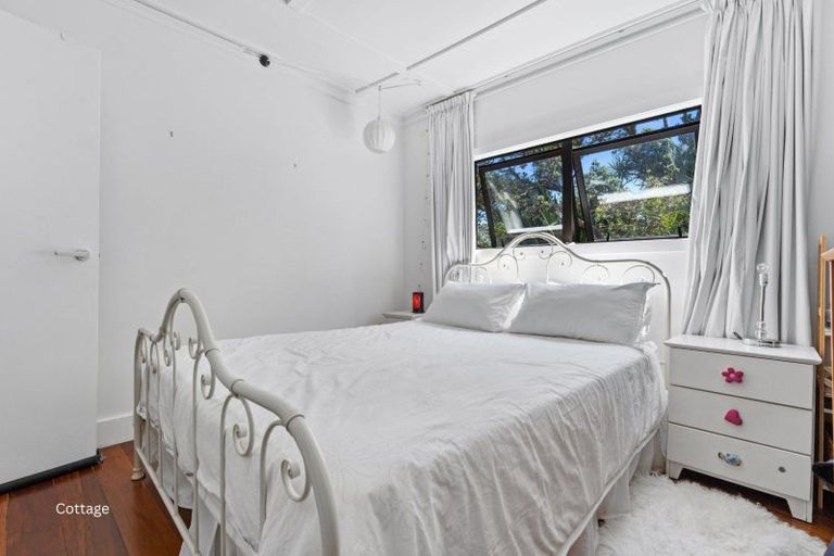 Photo of property in 352 Motutara Road, Muriwai, 0881