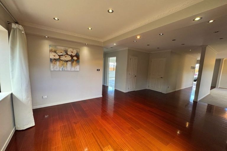 Photo of property in 14a Saralee Drive, Manurewa, Auckland, 2105