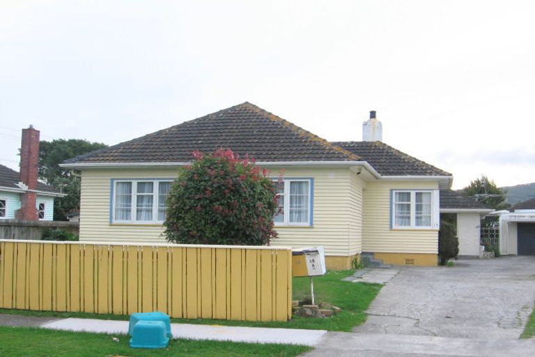 Photo of property in 13 Purser Grove, Fairfield, Lower Hutt, 5011
