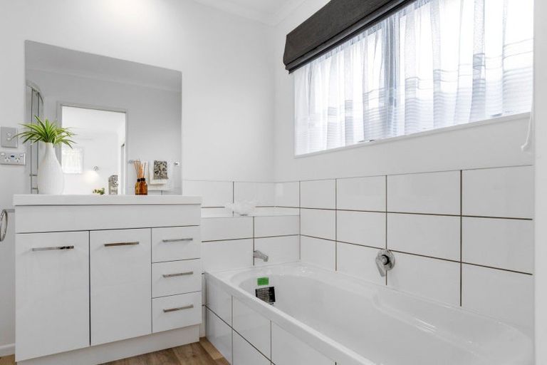 Photo of property in 18c Emmett Street, Greerton, Tauranga, 3112