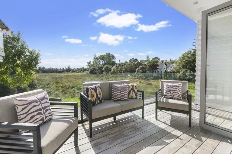 Photo of property in 42 Harley Close, Hauraki, Auckland, 0622