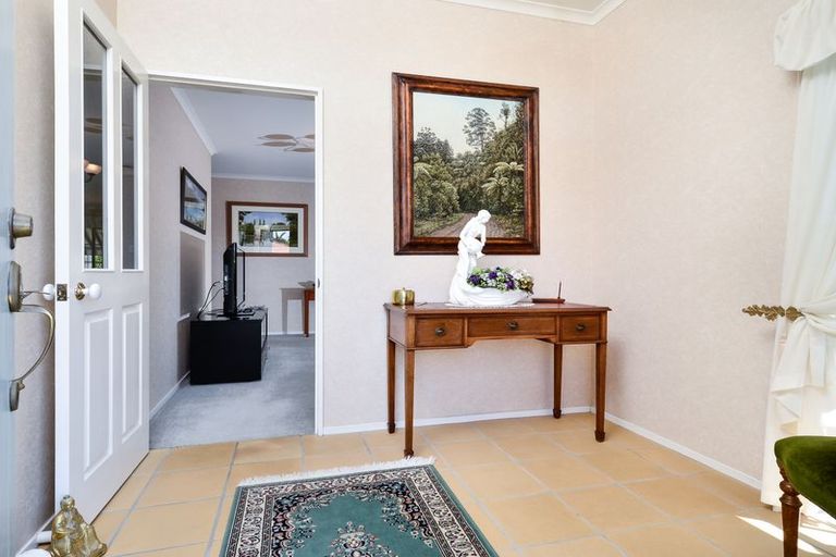 Photo of property in 104 Buscomb Avenue, Henderson, Auckland, 0610
