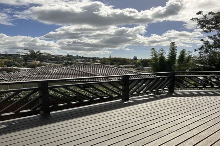 Photo of property in 27a Downing Street, Glenfield, Auckland, 0629