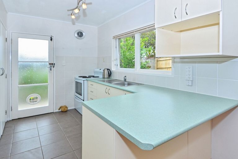 Photo of property in 1/1 Broadview Place, Howick, Auckland, 2014