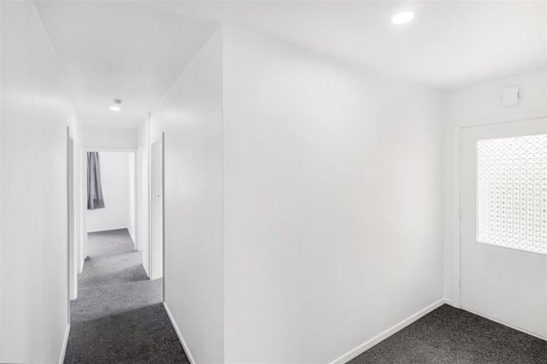 Photo of property in 15 Arran Crescent, Woolston, Christchurch, 8062