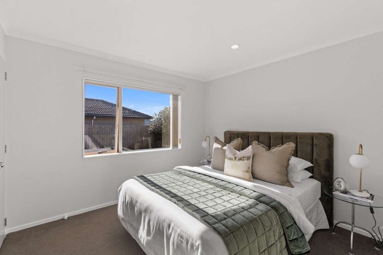 Photo of property in 37 Breaker Grove, Waiuku, 2123