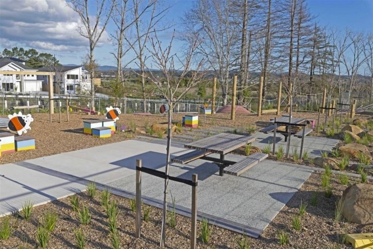 Photo of property in 27 Reserva Crescent, Kumeu, 0810